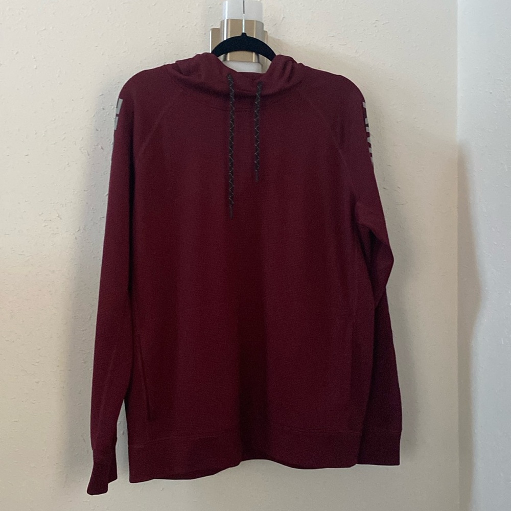 Maroon men’s light sweater hoodie